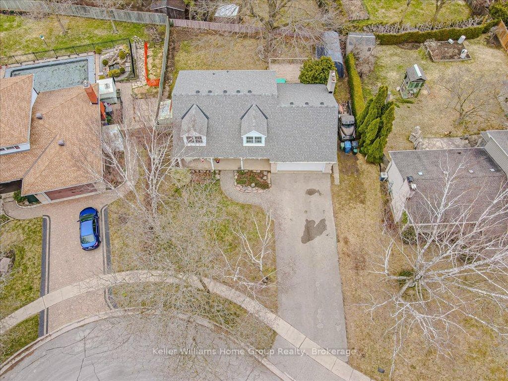 21 Kingsley Court photo 42