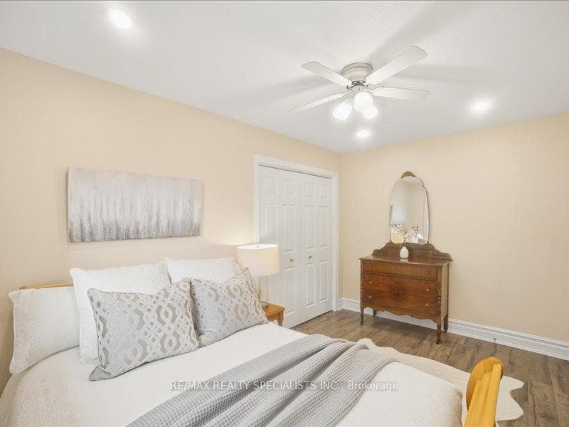 53 Edgewell Crescent photo 25