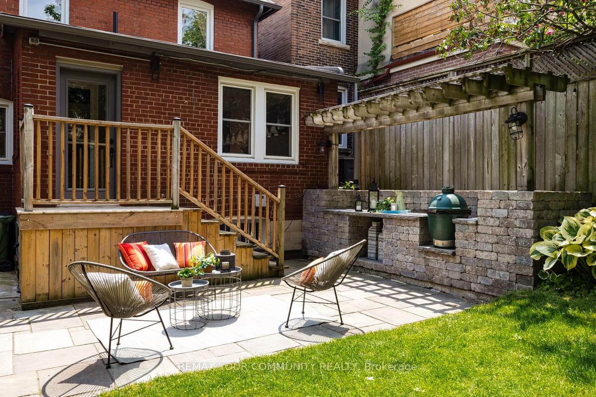 82 Abbott Avenue photo 31