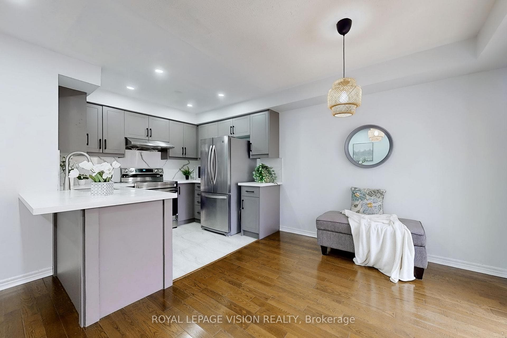 38 Eastport Drive photo 6