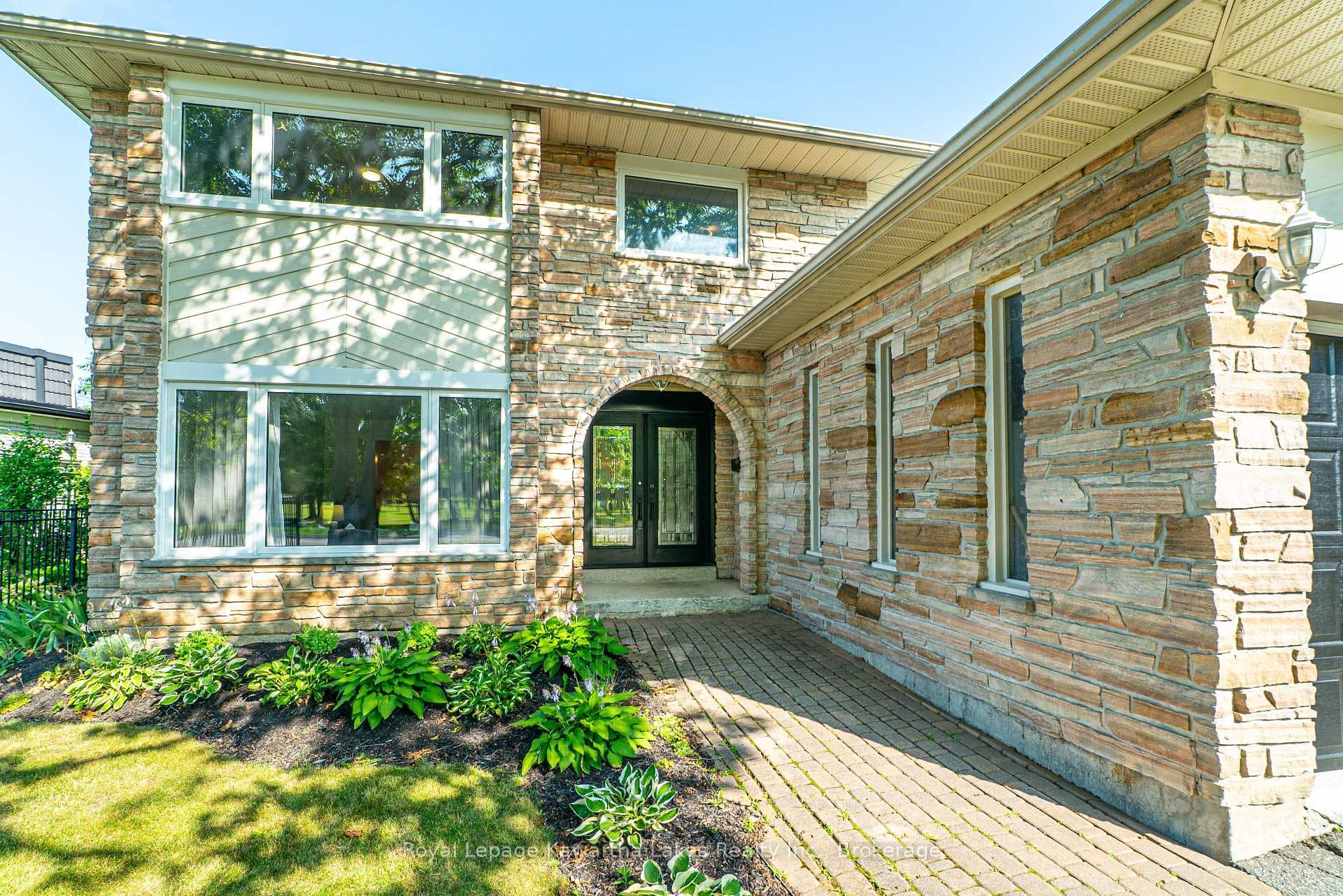 60 Sanderling Crescent photo 2