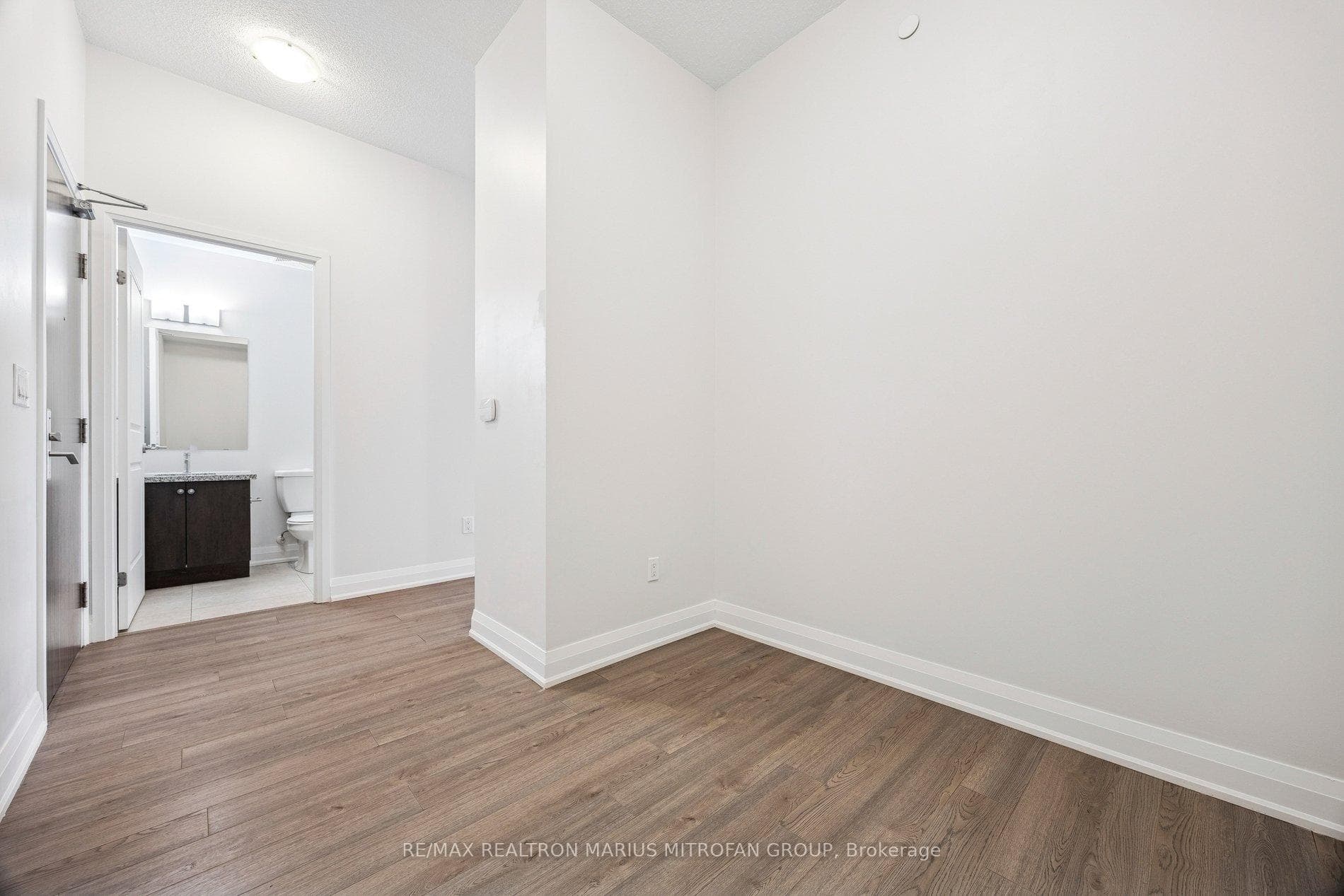 8763 Bayview Avenue Unit 205 photo 7