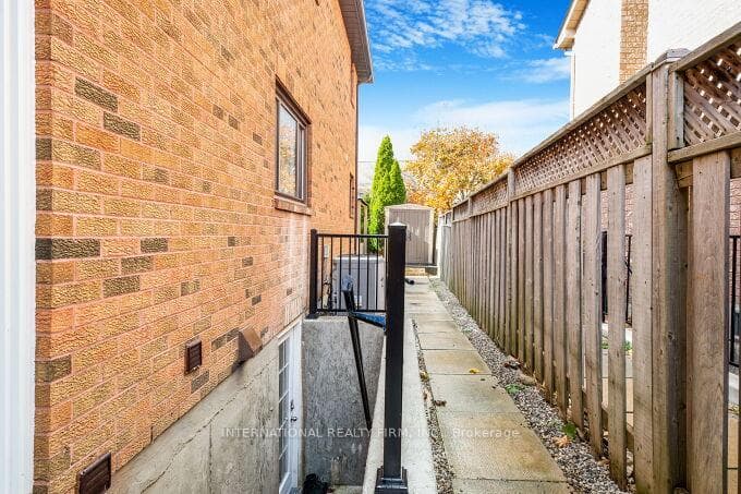 52 Donaghedy Drive photo 6