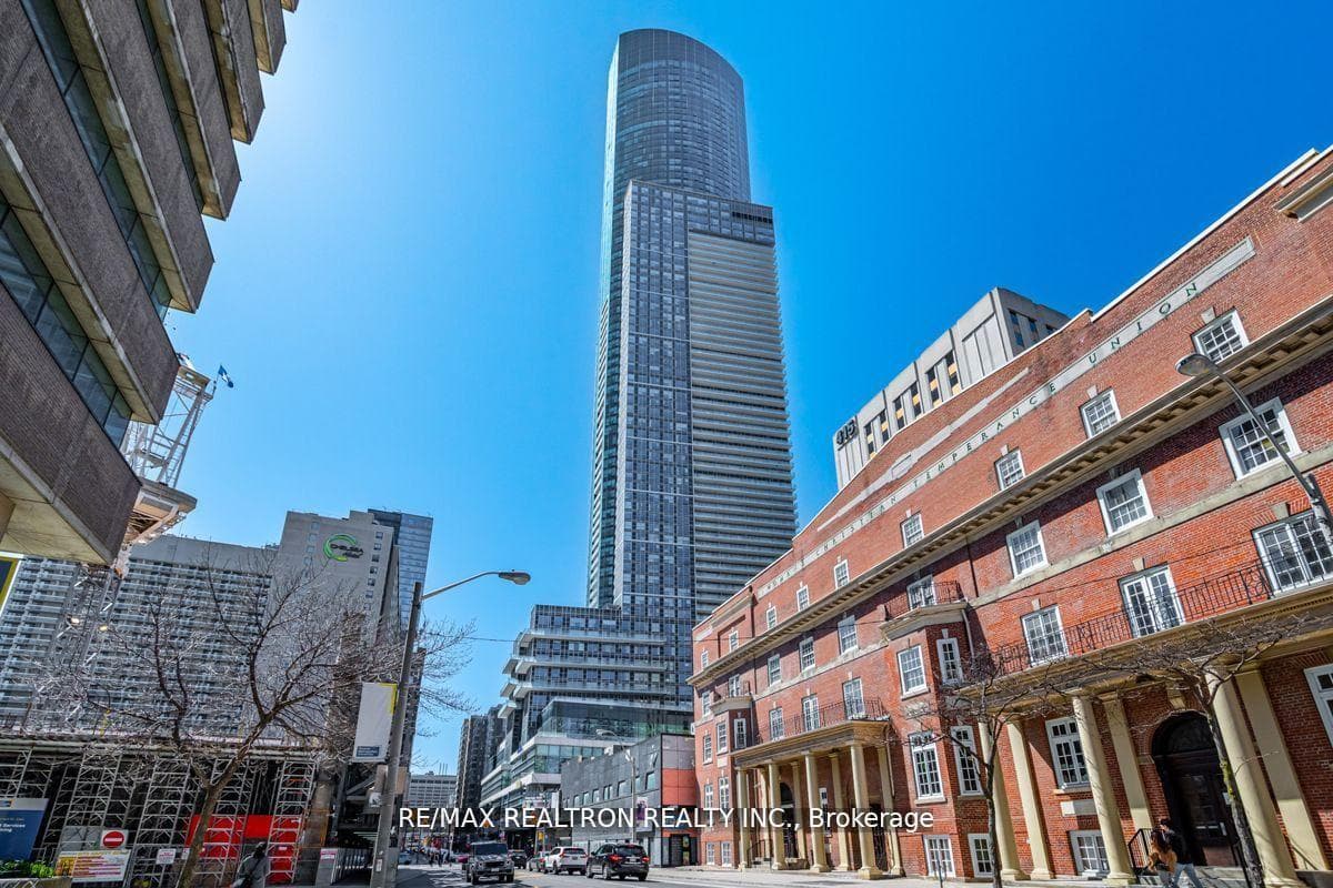 388 Yonge Street Unit 6404 photo 1
