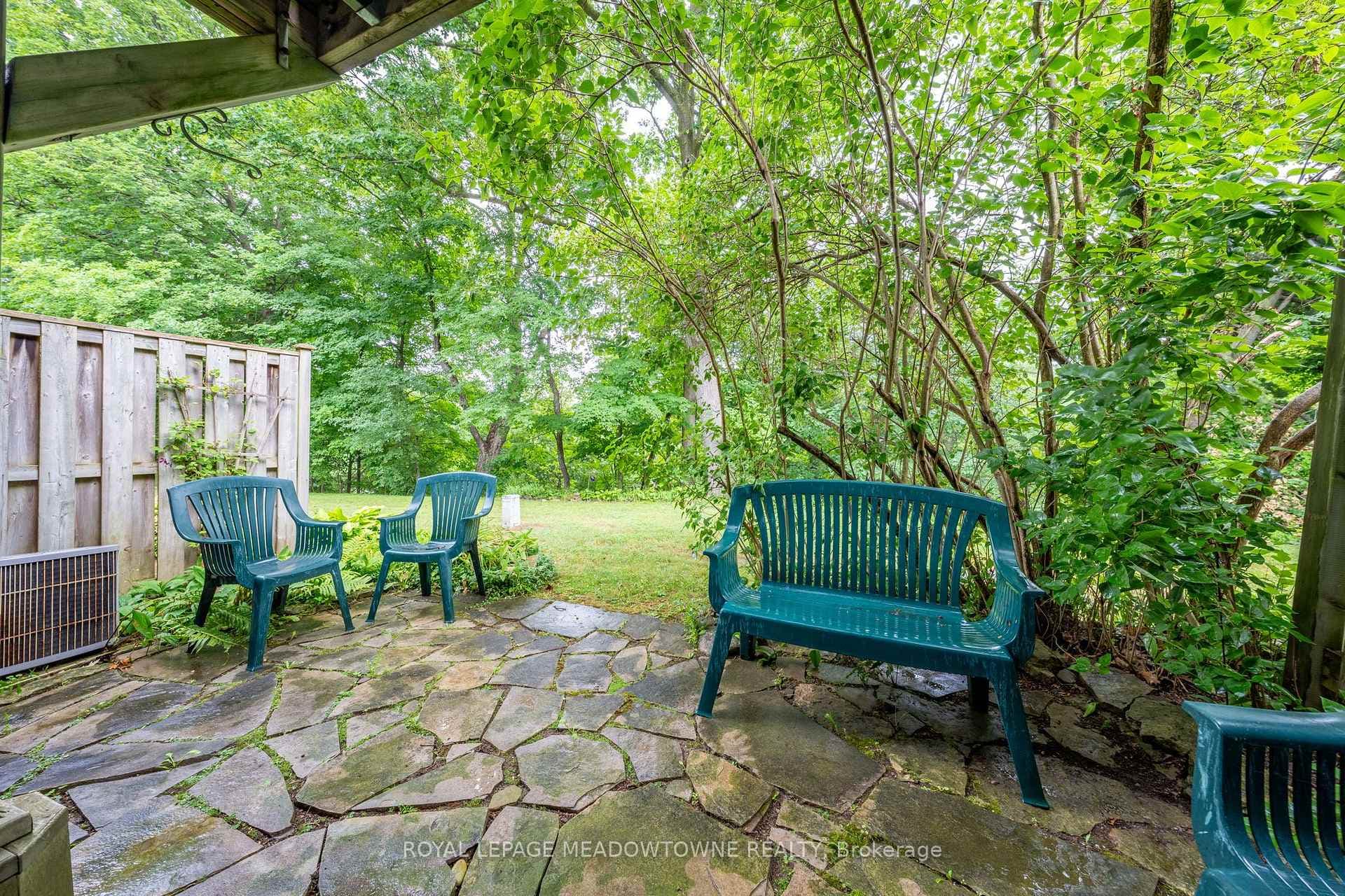 69 Lynden Circle photo 43