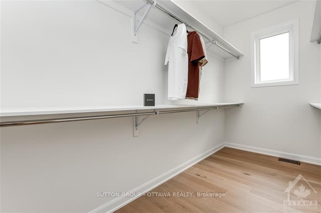 10 ASCARI Road photo 23