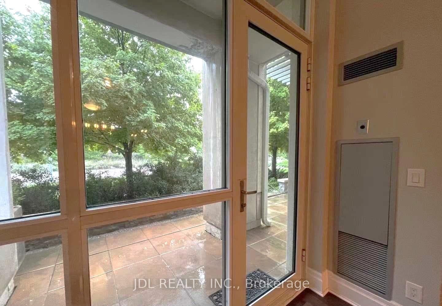 57 Upper Duke Crescent Unit 107 photo 7