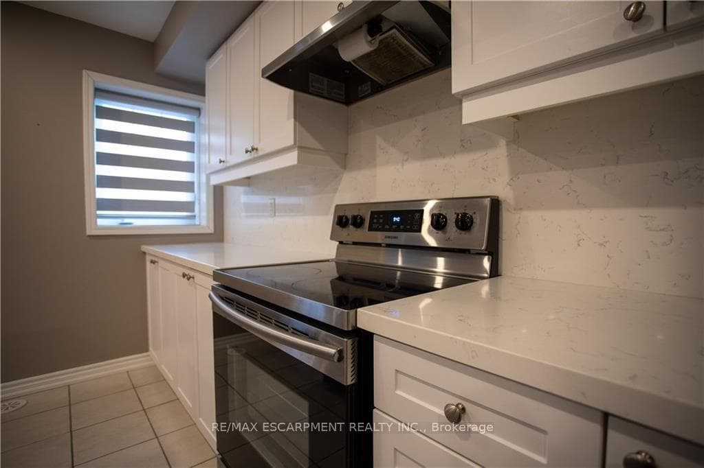 560 Allport Gate photo 12