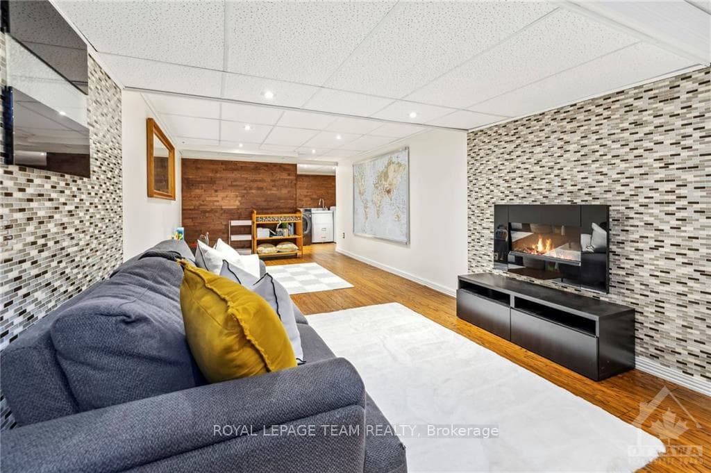 347 MONTEREY Drive photo 23