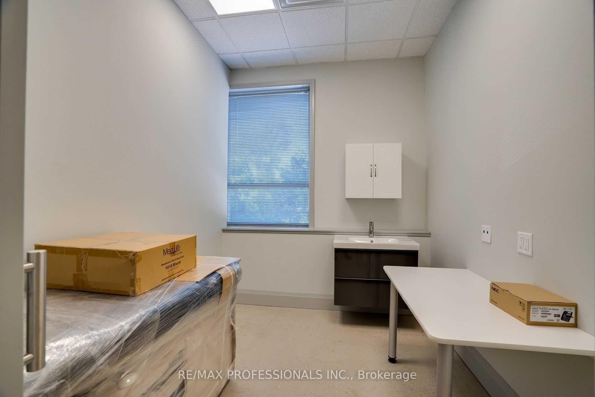 523 The Queensway Way Unit 107 photo 17