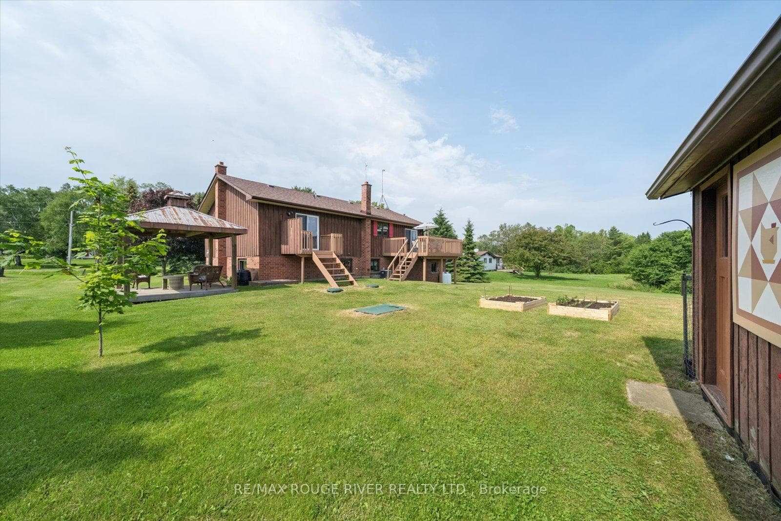1325 Lakeshore Road photo 29