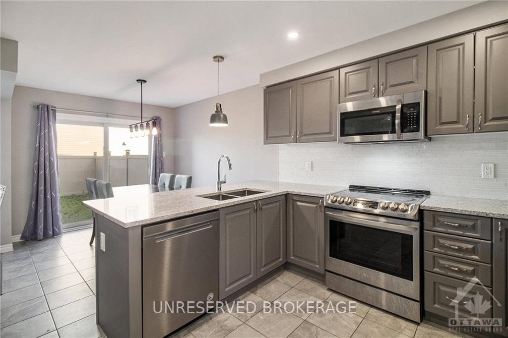 588 MALAHAT Way photo 9