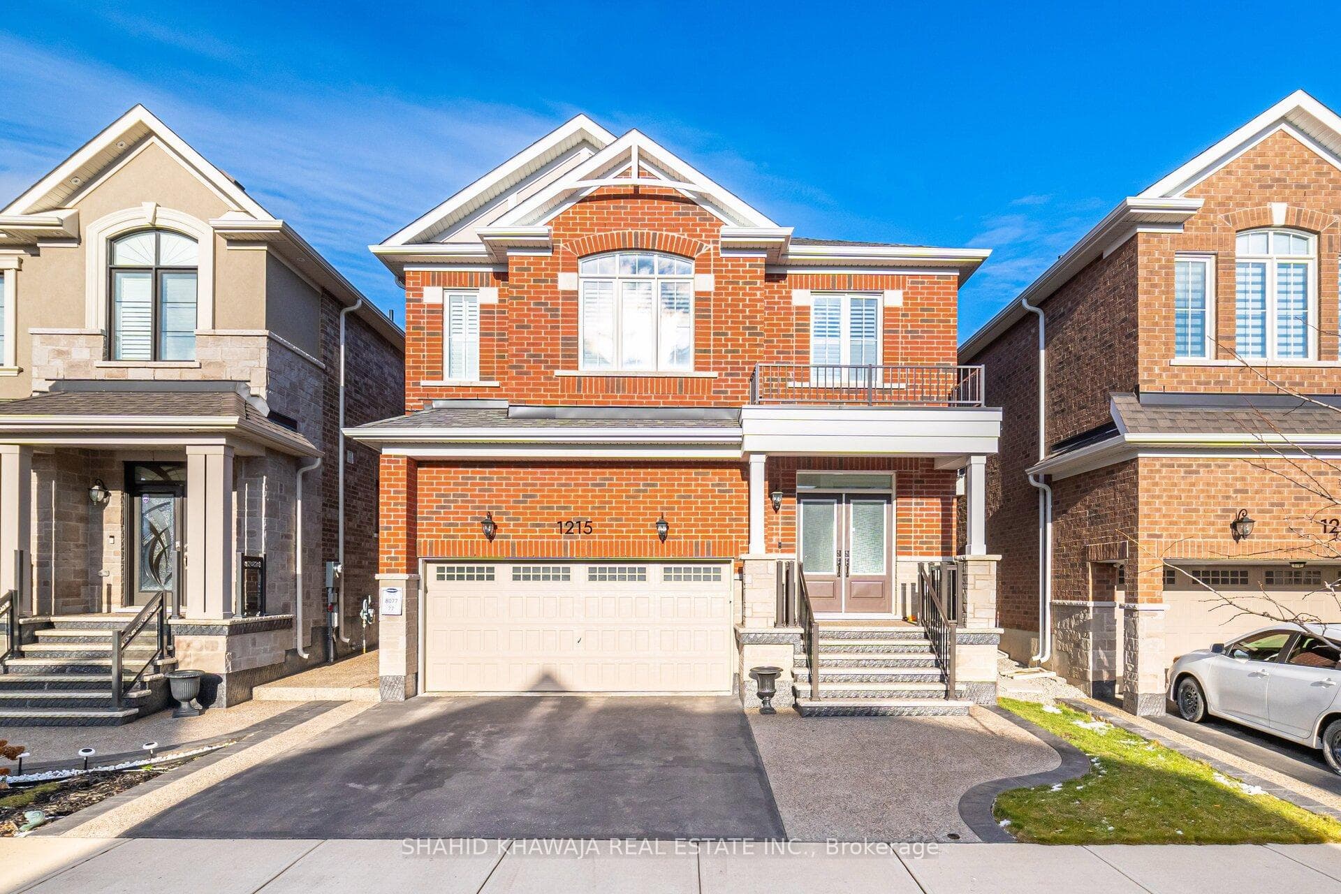 1215 Elderberry Crescent photo 1
