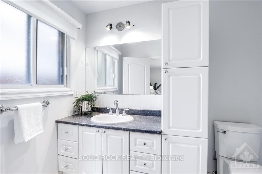 273 ROGER Road photo 11