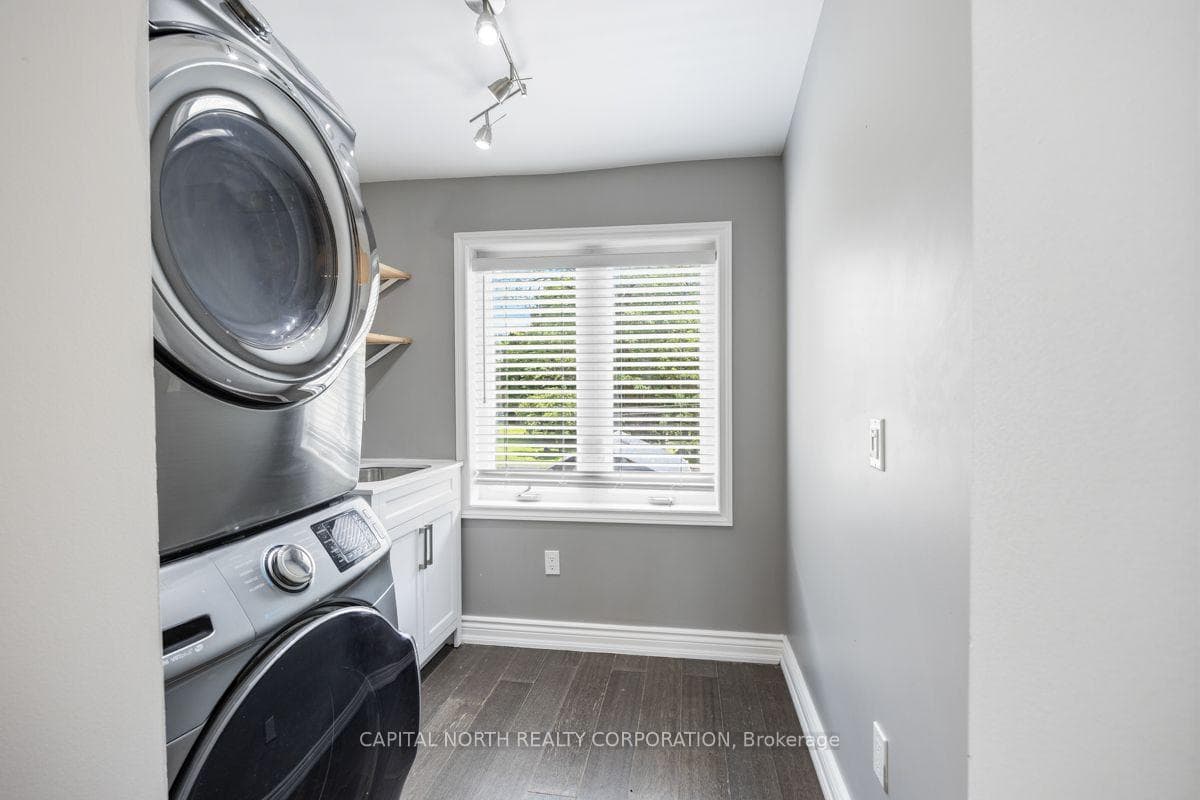 219 McRoberts Avenue photo 22