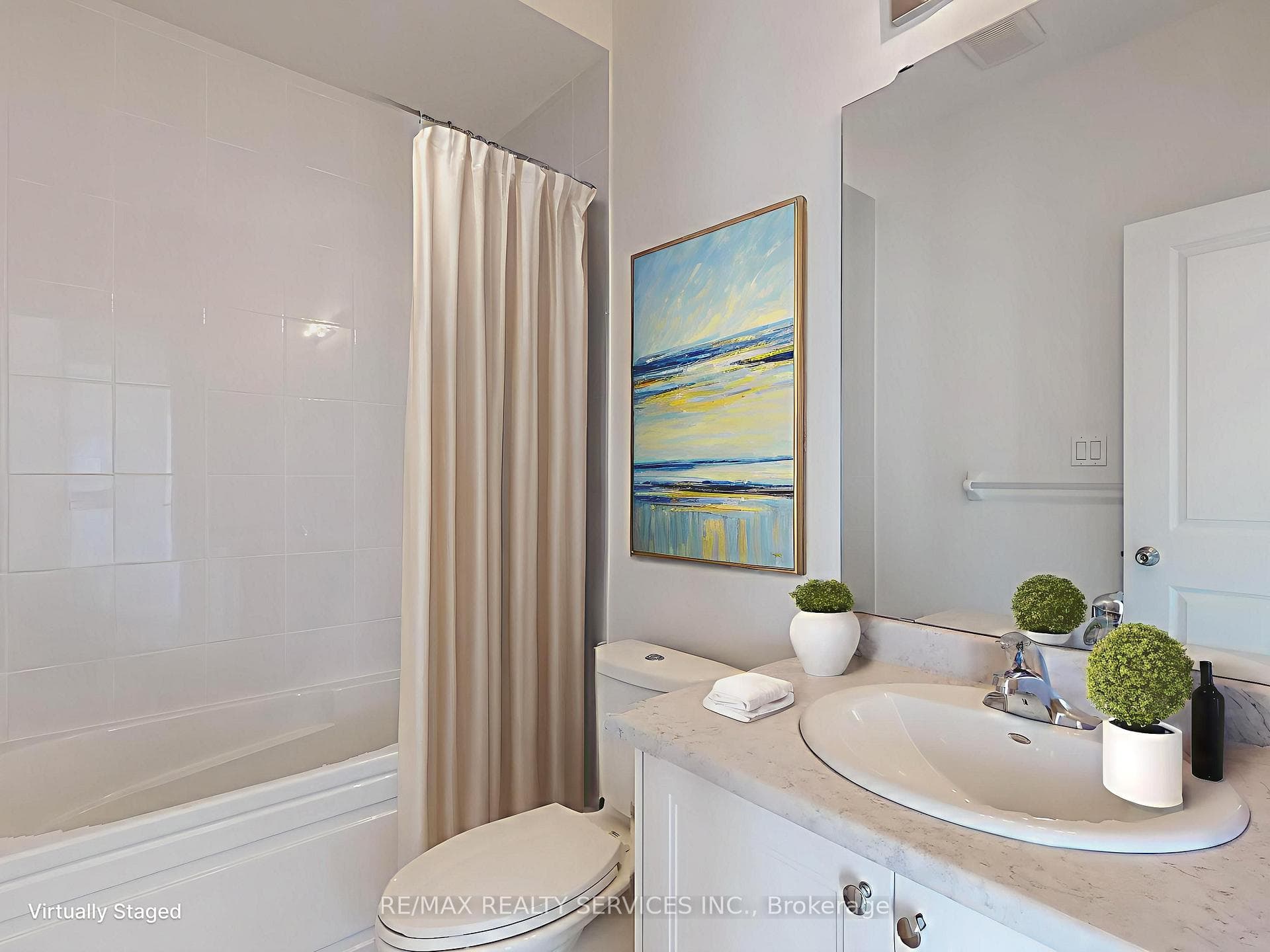 Virtually Staged Common Full Bathroom
