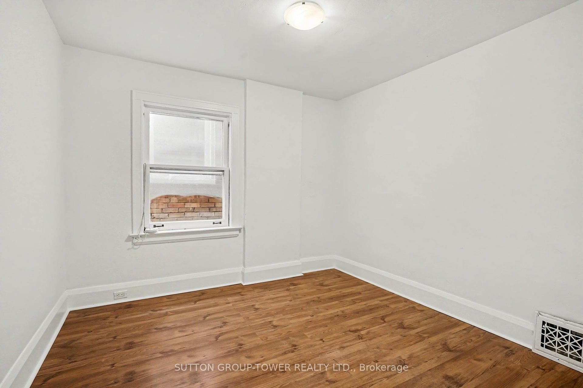 118 Castlefield Avenue photo 15