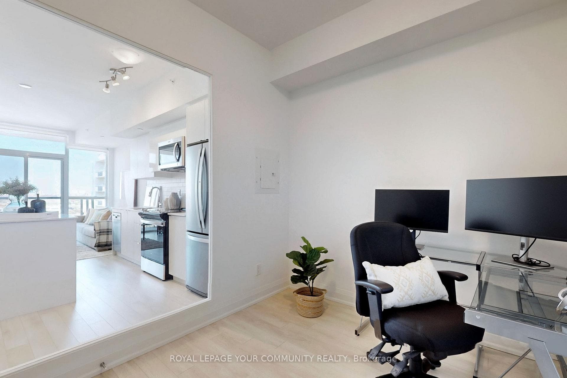1461 Lawrence Avenue Unit 1808 photo 16