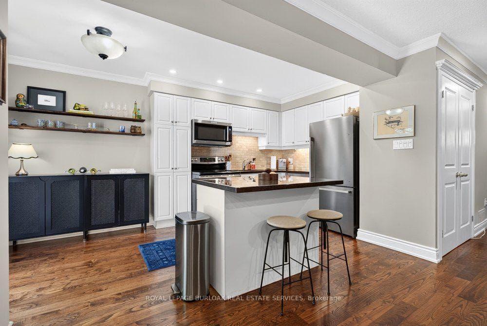 2354 Marine Drive photo 12