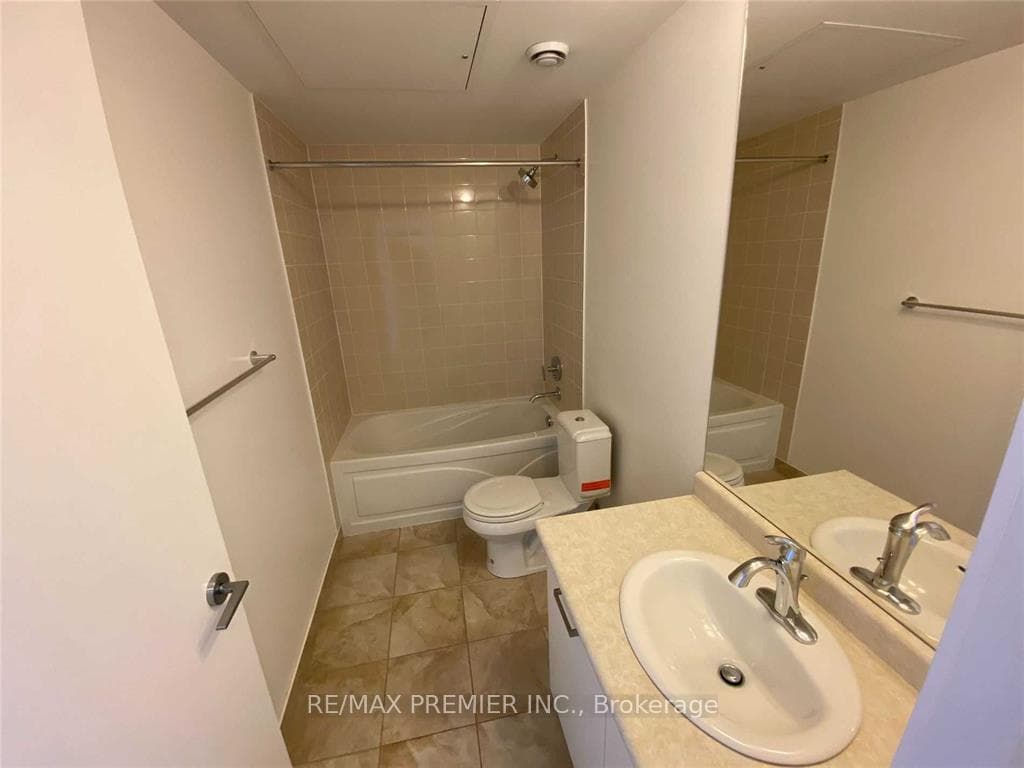 832 Bay Street Unit 3601 photo 2