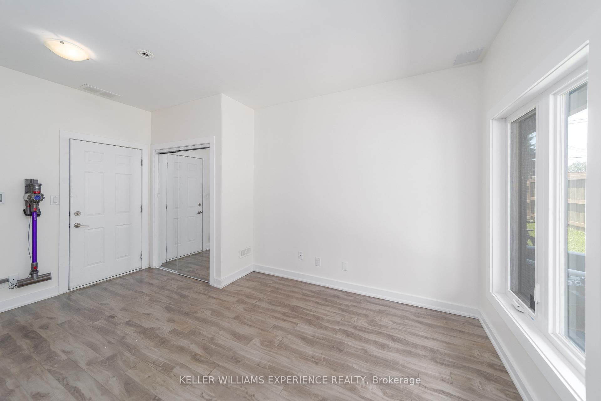 540 Essa Road Unit 29 photo 24