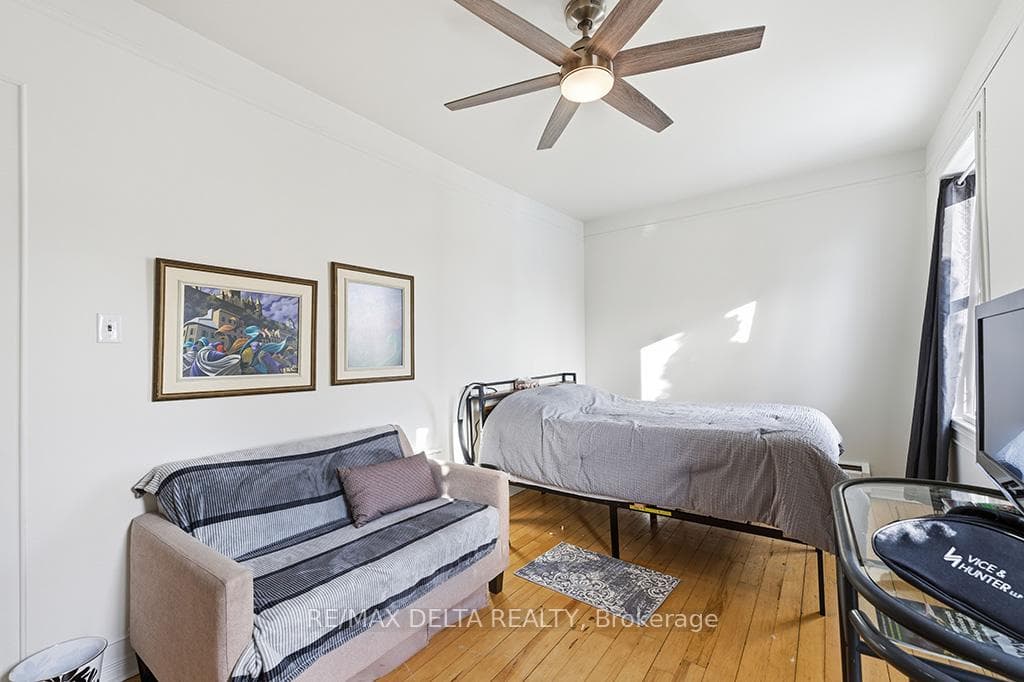 2-bed apt.: BR #1