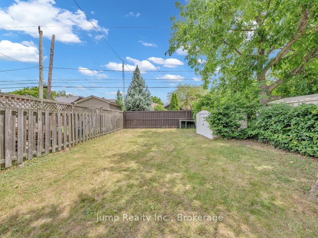 1662 Cadillac Street photo 37