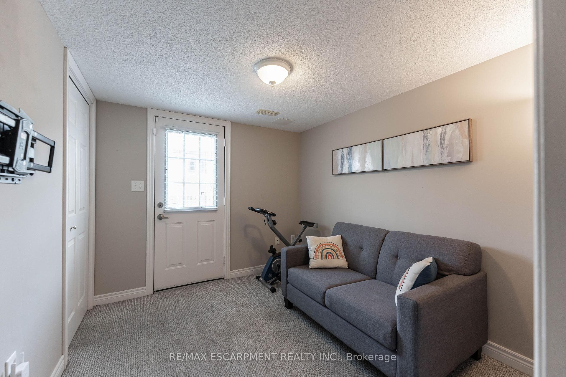 1336 UPPER SHERMAN Avenue Unit 7 photo 4