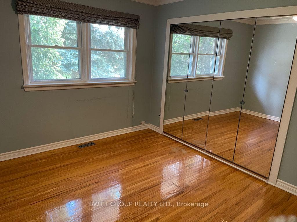 389 Sandhurst Drive photo 9