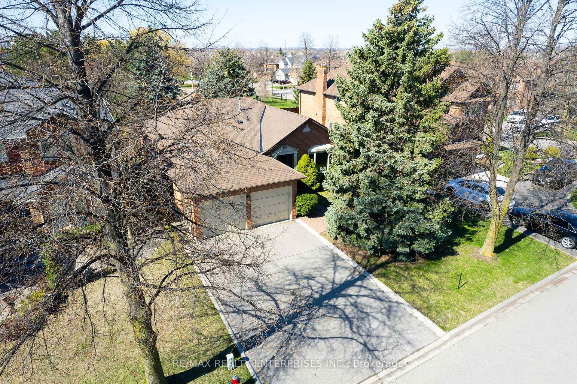 6 Kingfisher Court photo 3