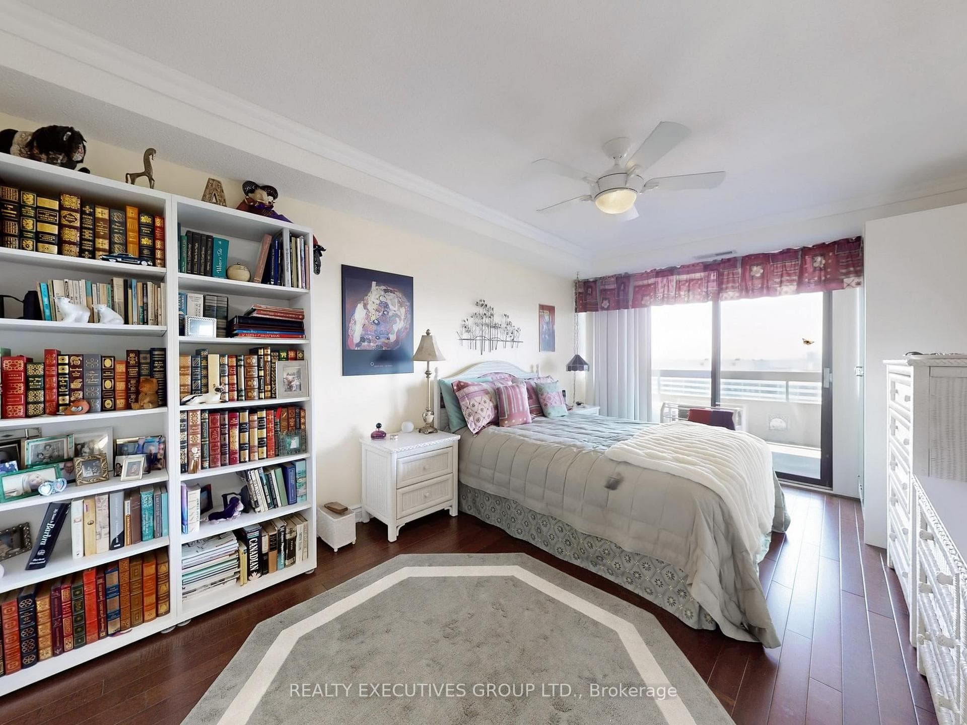 8111 Yonge Street Unit 1701 photo 27