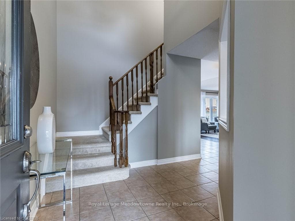 1059 DEACON Drive photo 9
