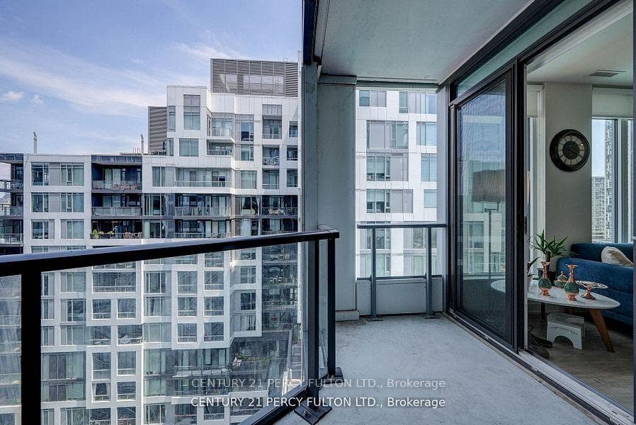 27 Bathurst Street Unit 1501 photo 17