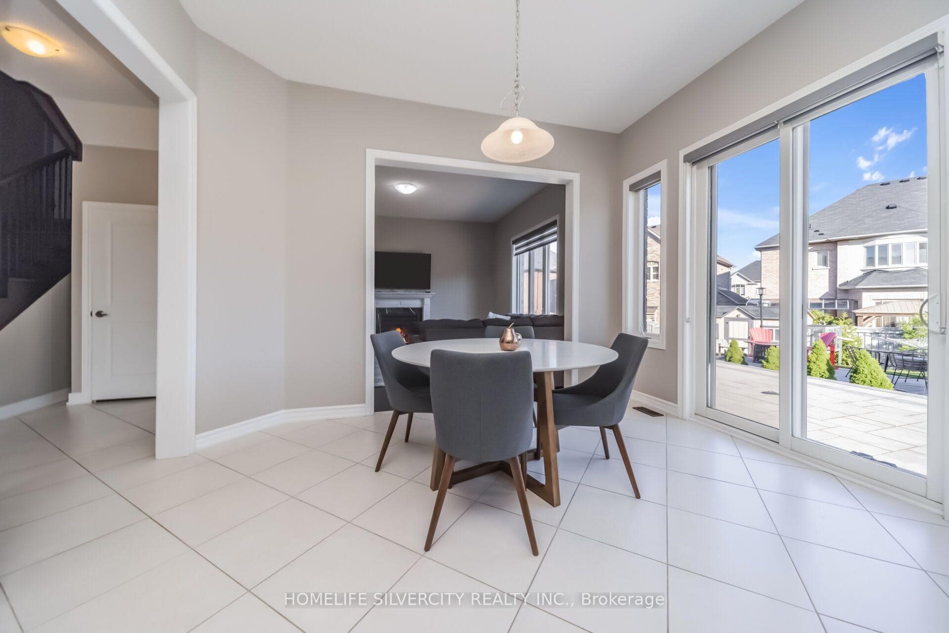 14 Observatory Crescent photo 15