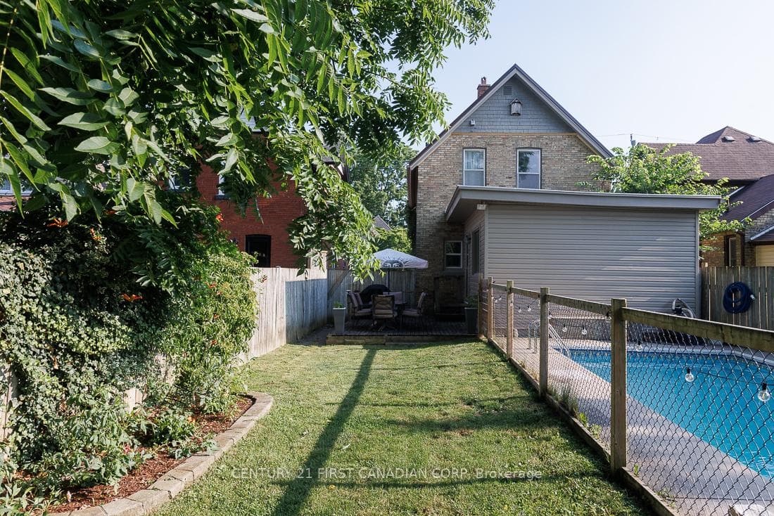 52 Myrtle Street photo 41