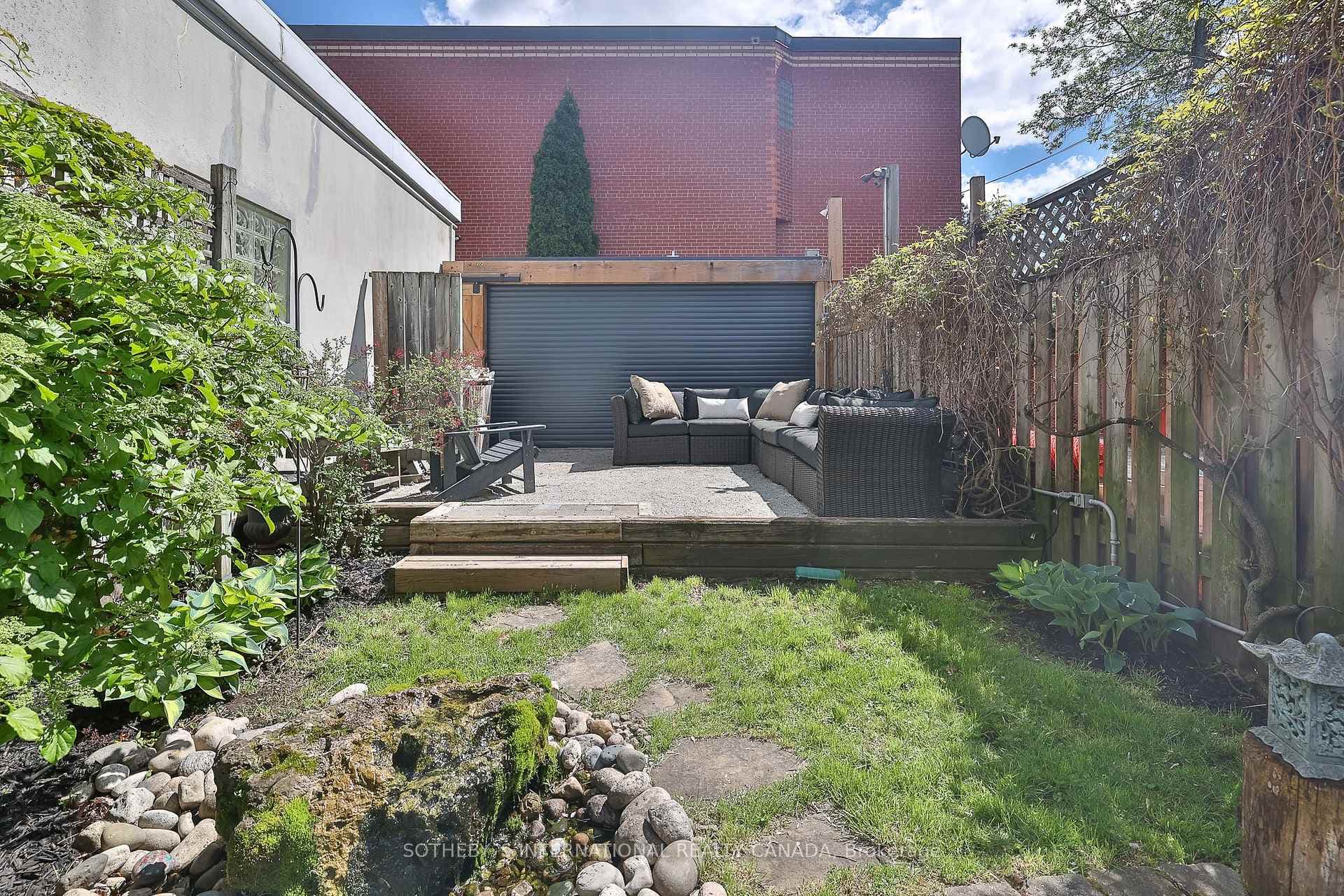 125 Lippincott Street photo 36