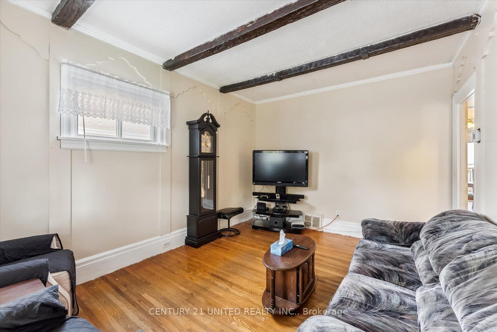 171 Roxborough Avenue photo 5