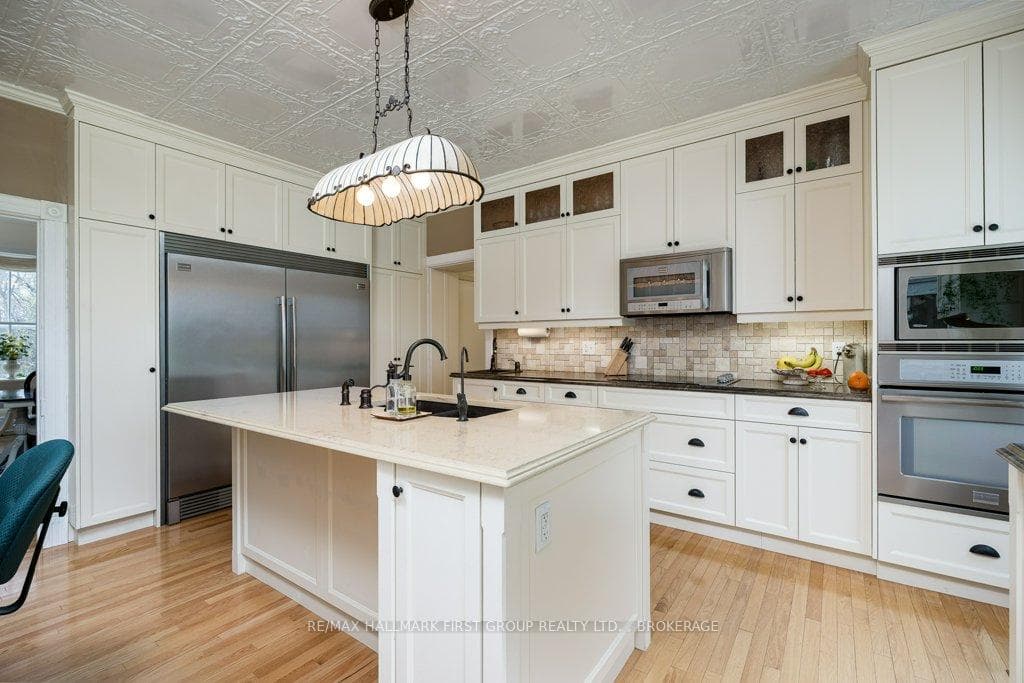 1331 Victoria Road photo 25