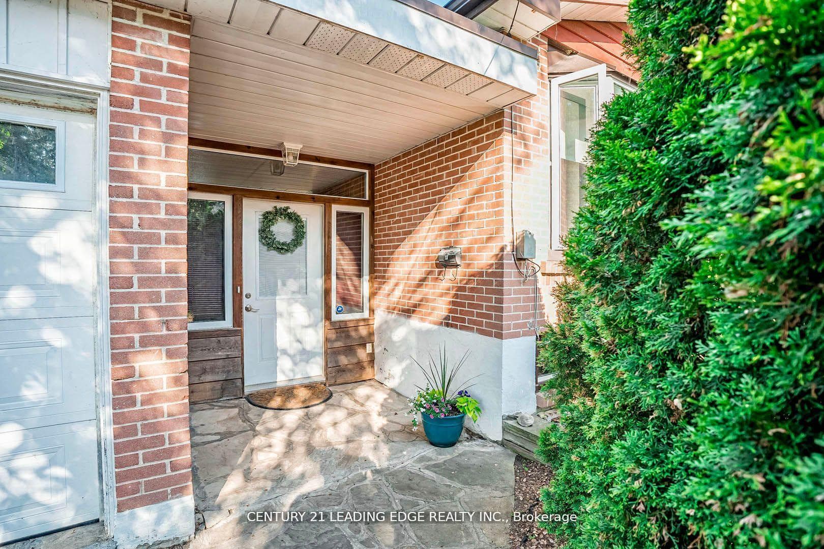 573 Marksbury Road photo 5