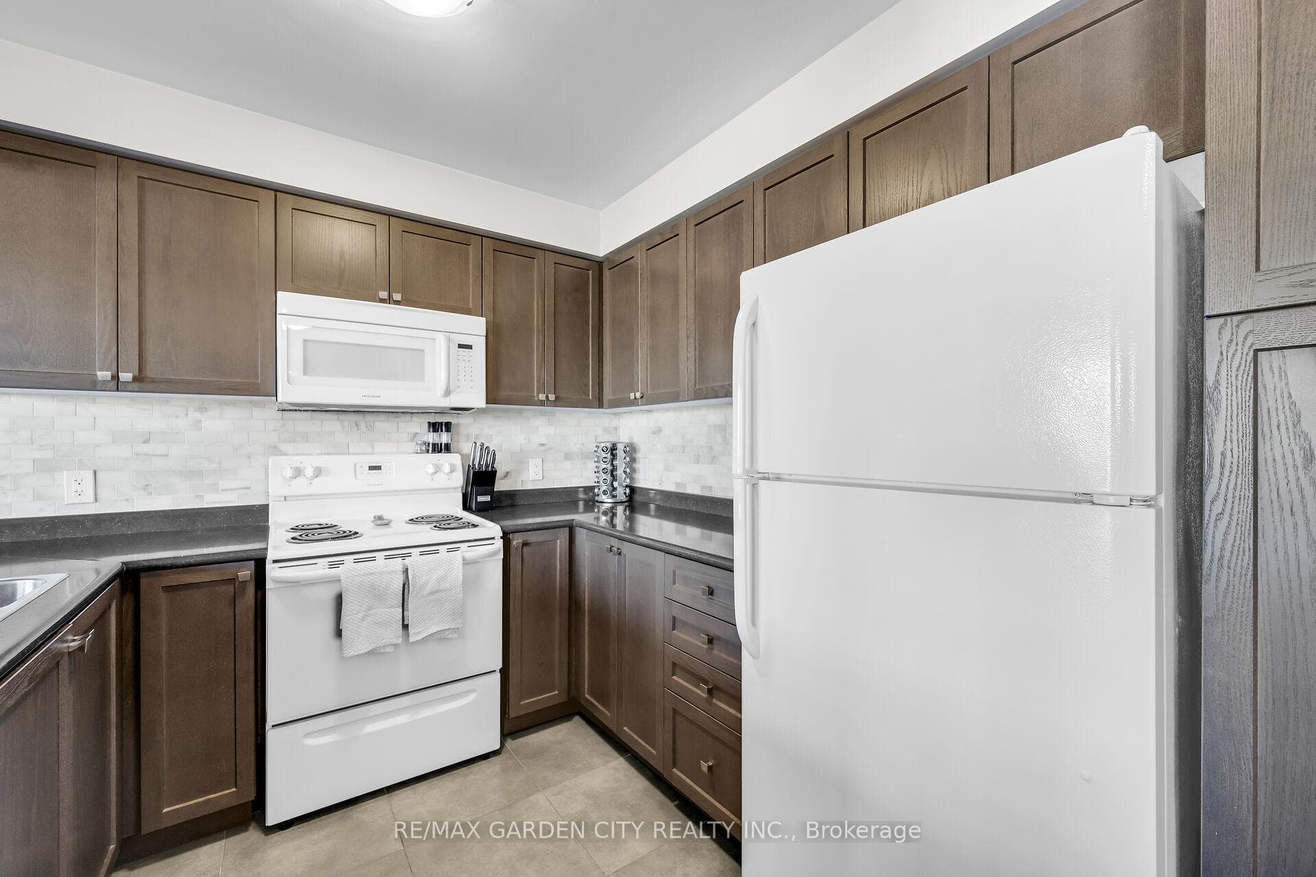 72 Sunset Way photo 4