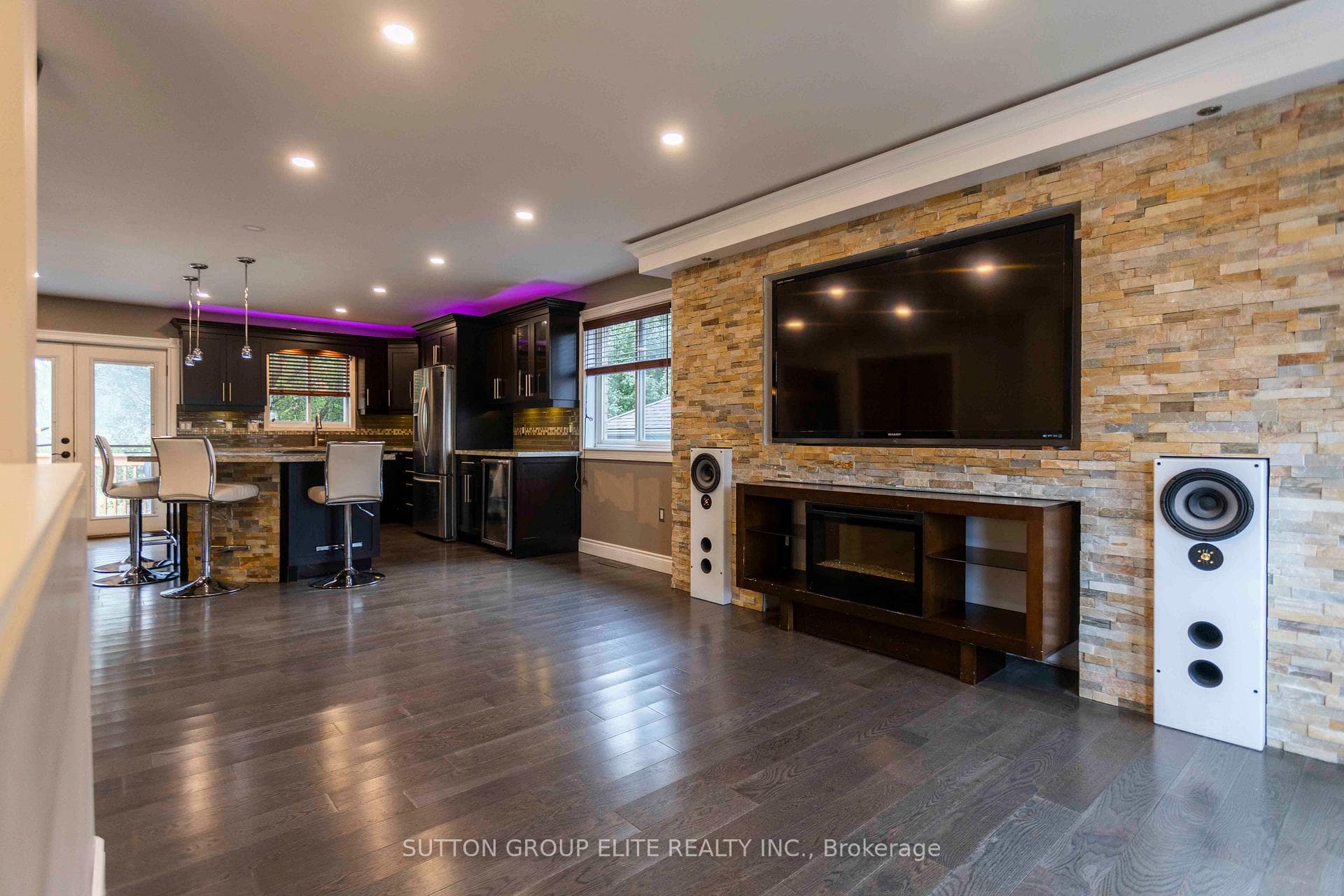 9 Assiniboine Drive photo 7