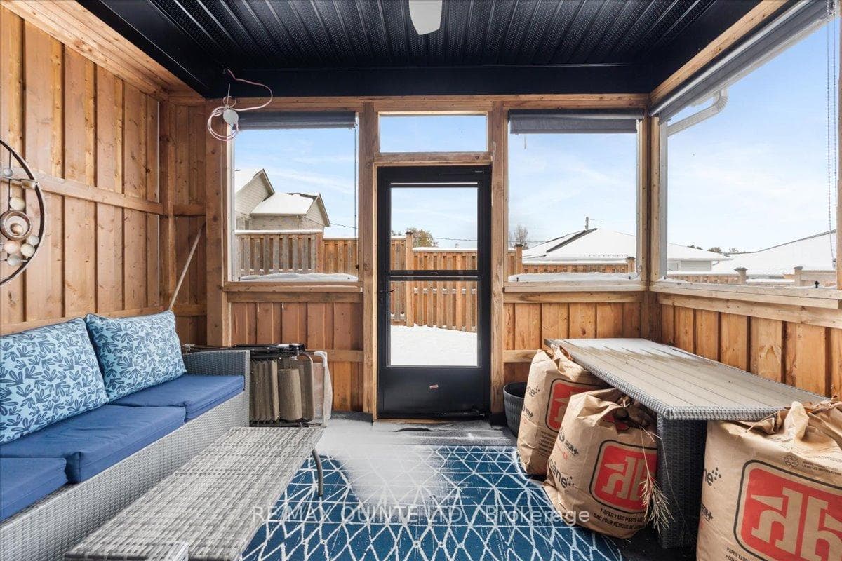 Screened in Sunroom