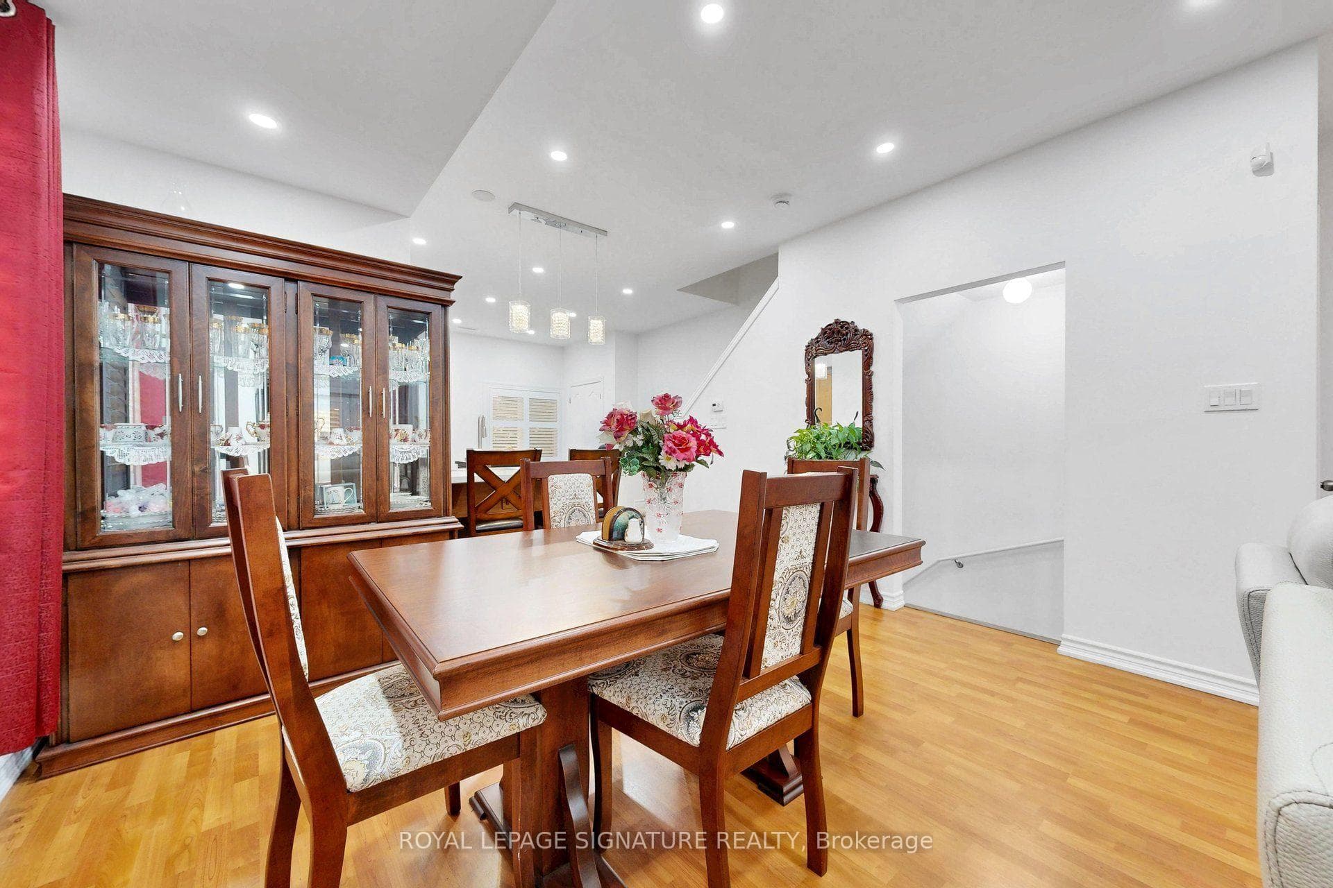 51 Piggott Mews photo 14
