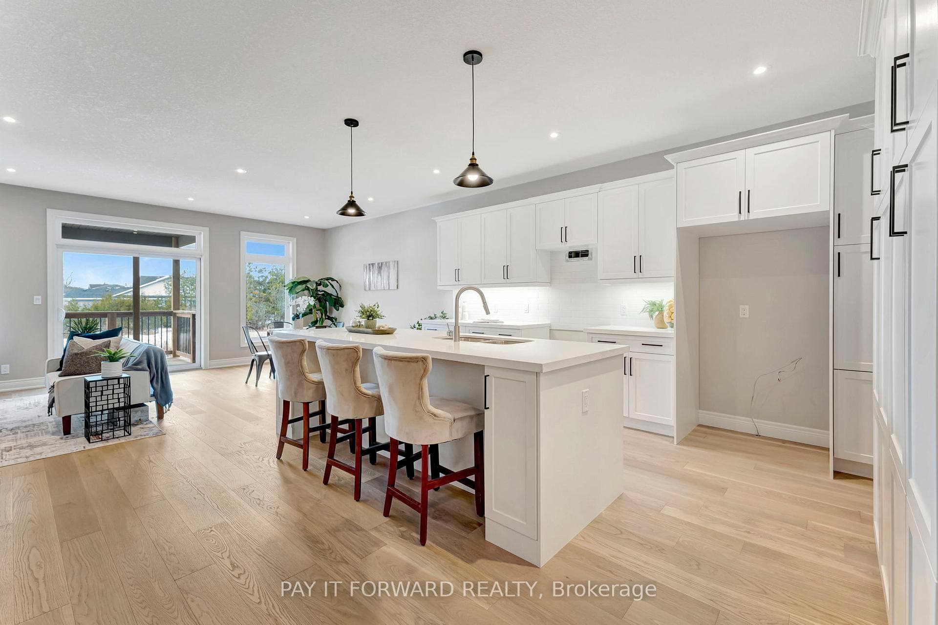 97 Craddock Boulevard photo 3