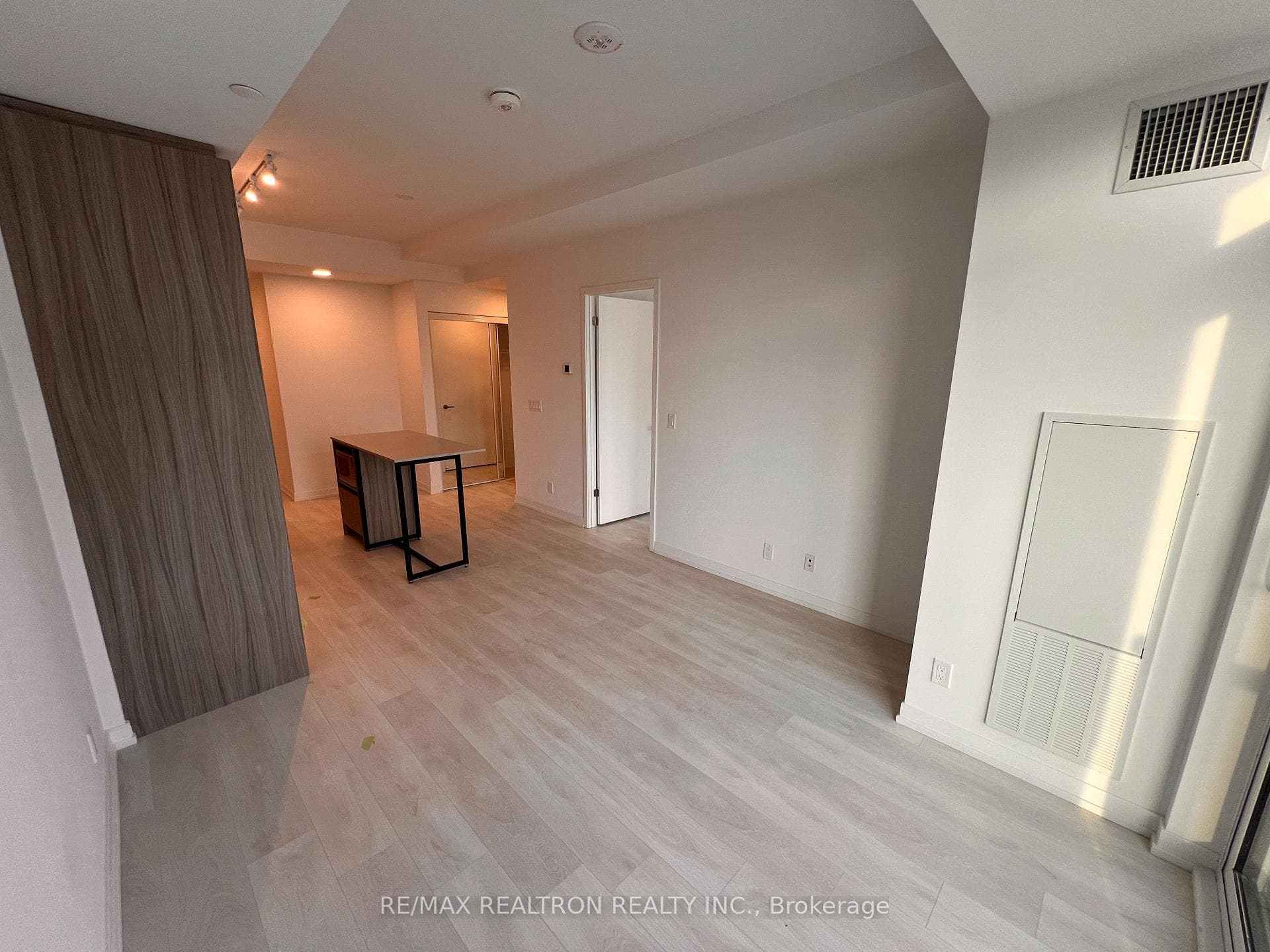 8 Beverley Glen Boulevard Unit 1207 photo 5