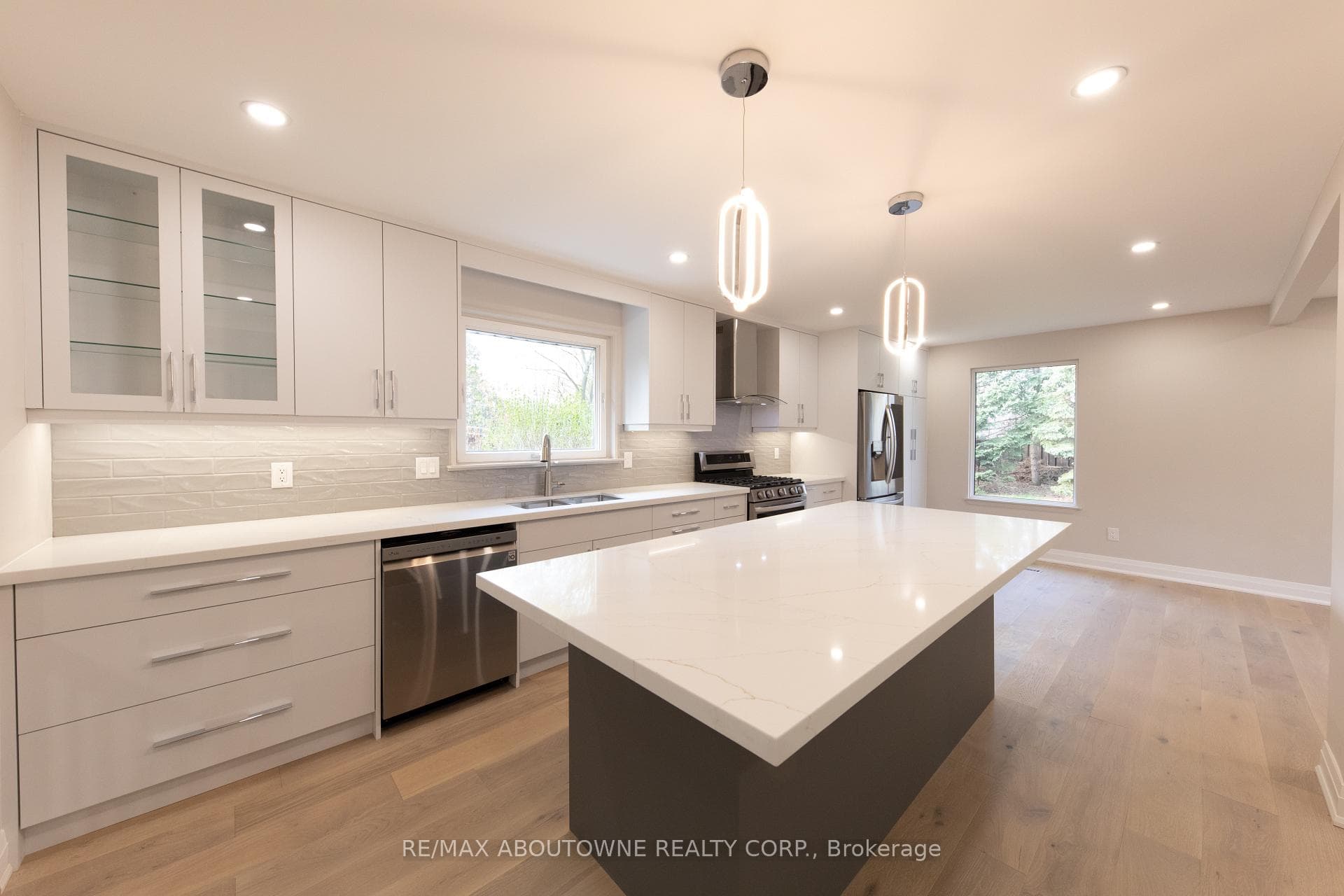 2269 Constance Drive photo 8