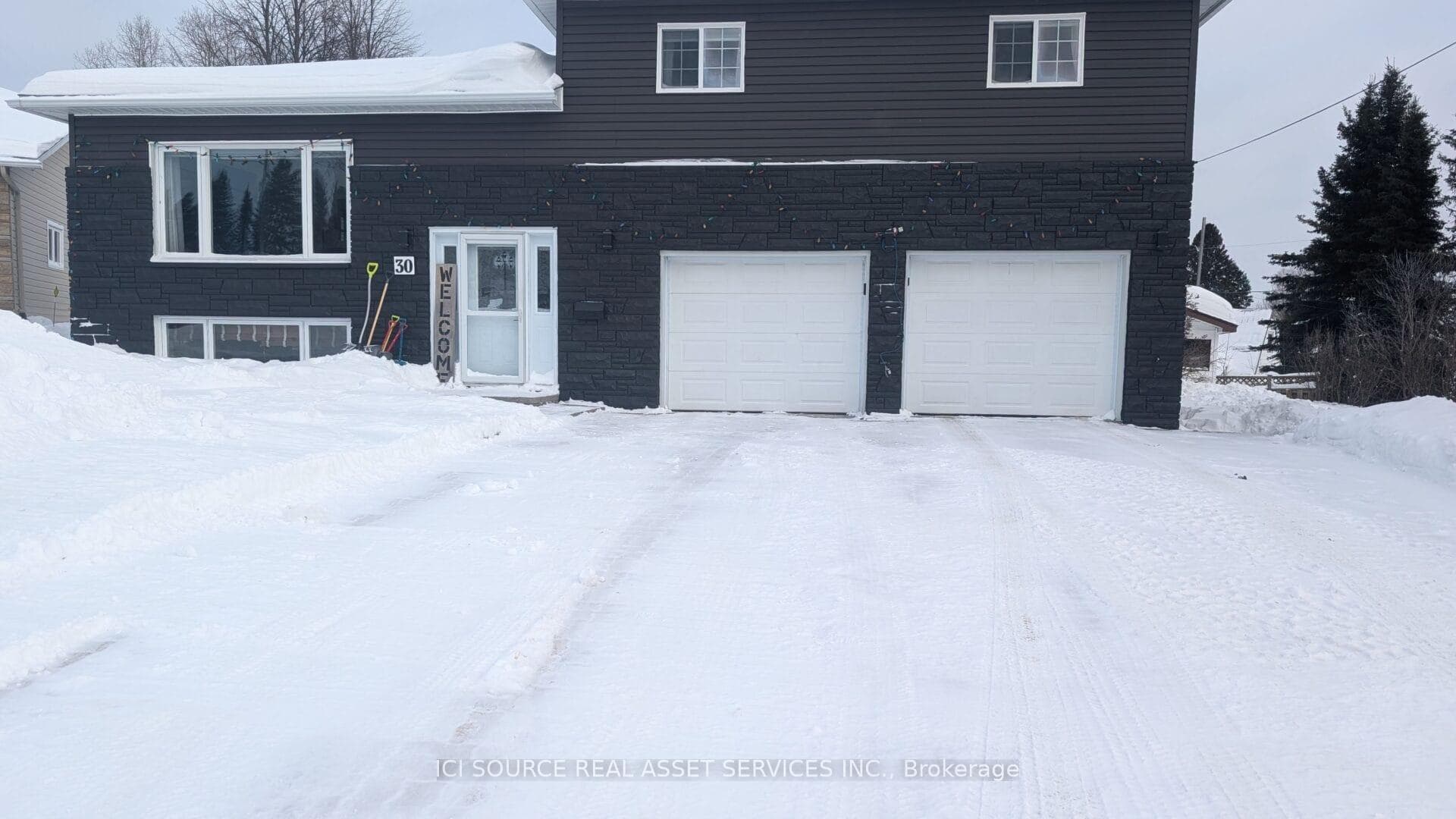 30 Hillcrest Drive photo 1