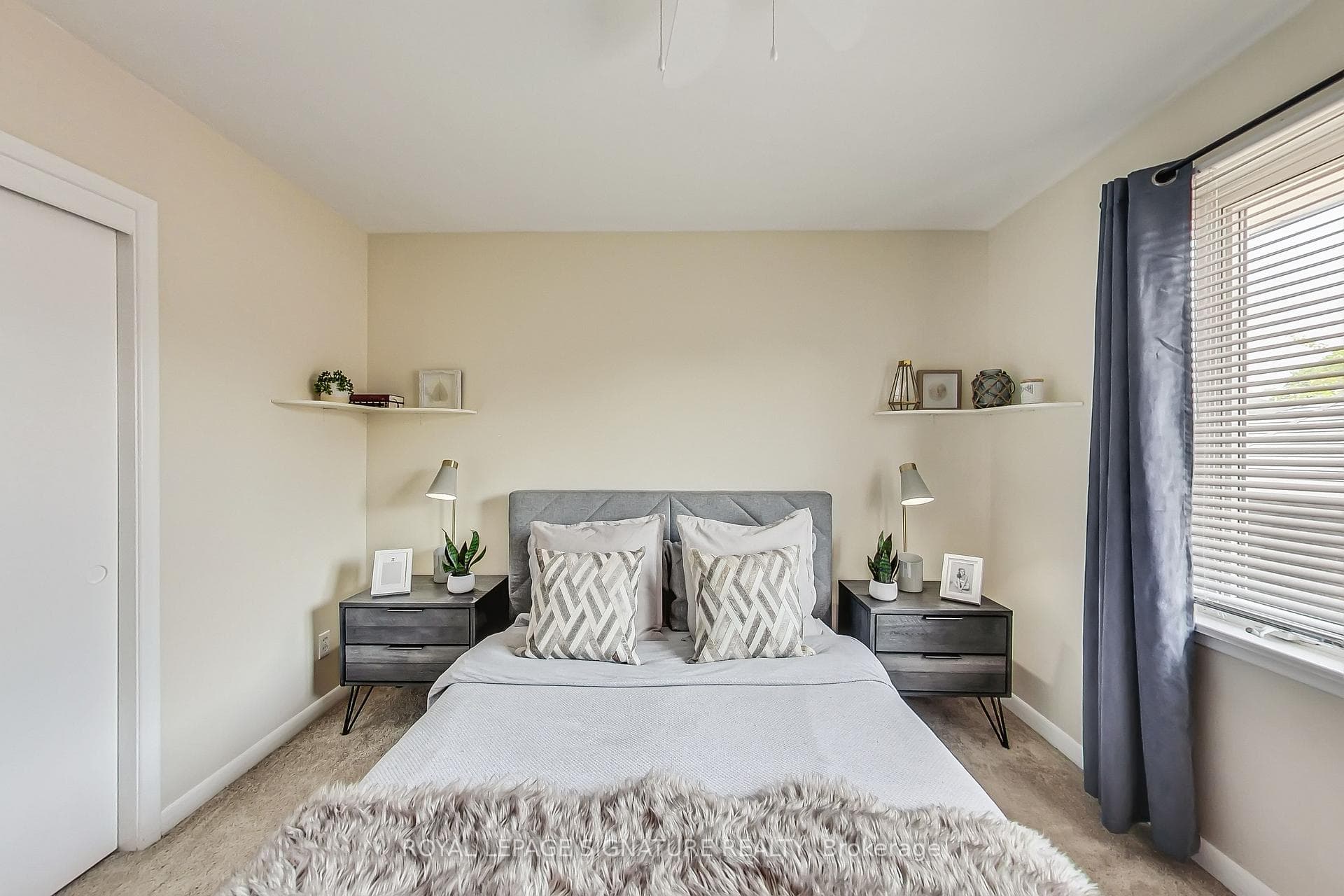 1258 Canvey Crescent photo 17
