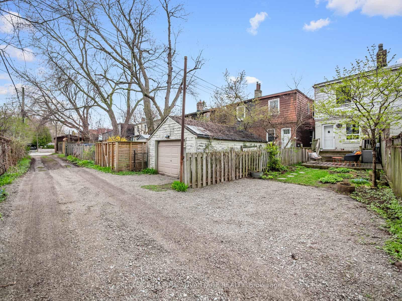 122 Woodfield Road photo 32