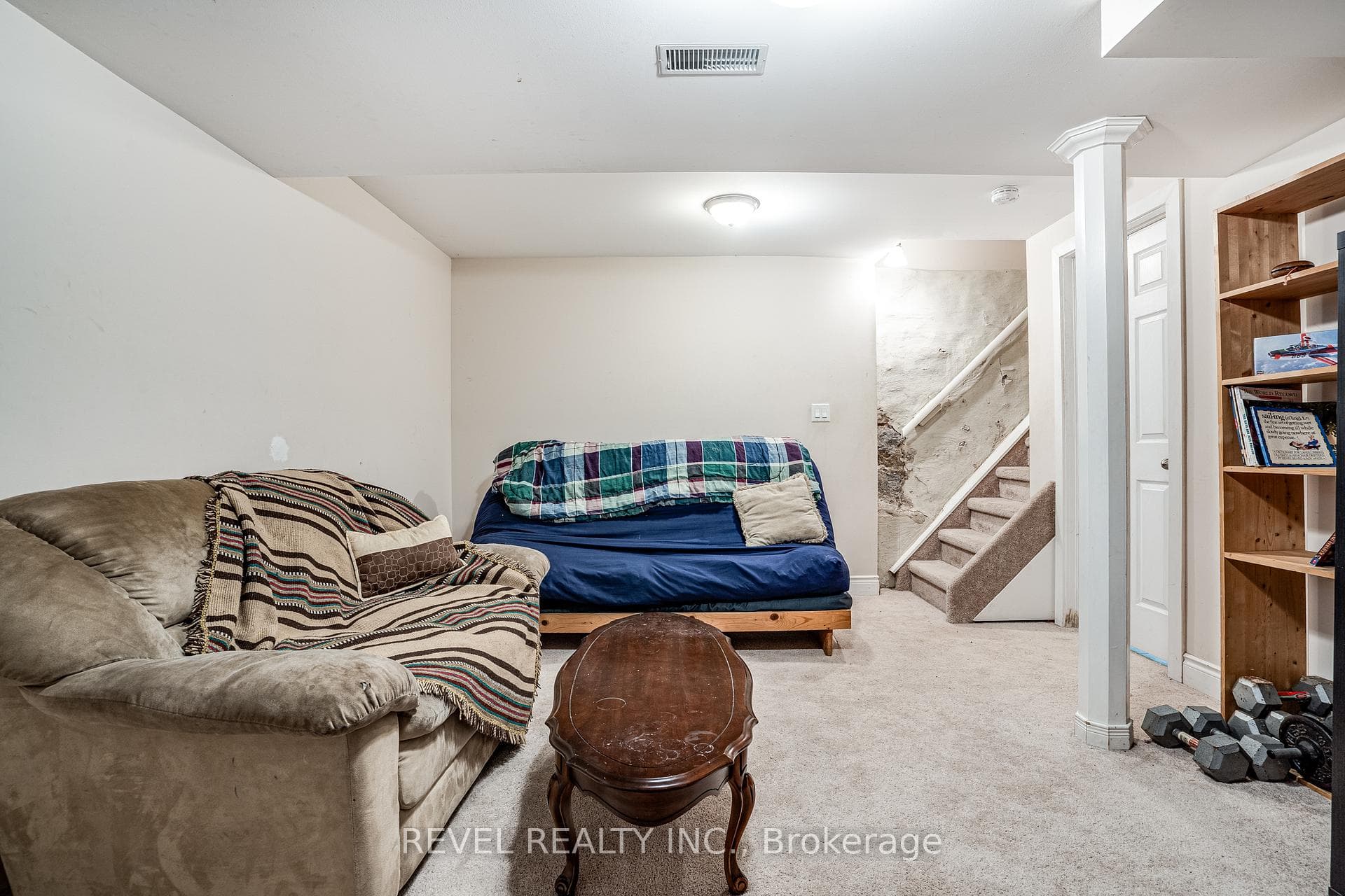 67 Emerald Street photo 34